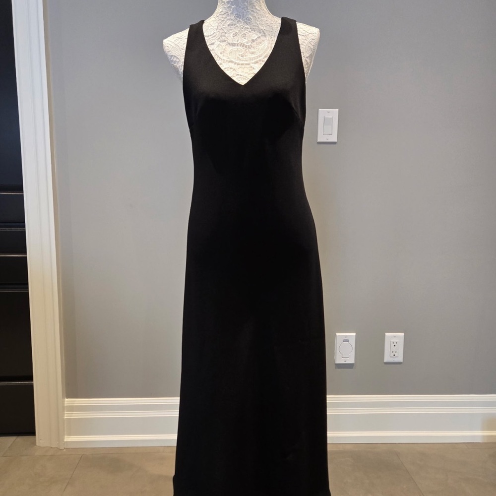 Elegant Black Sleeveless Dress